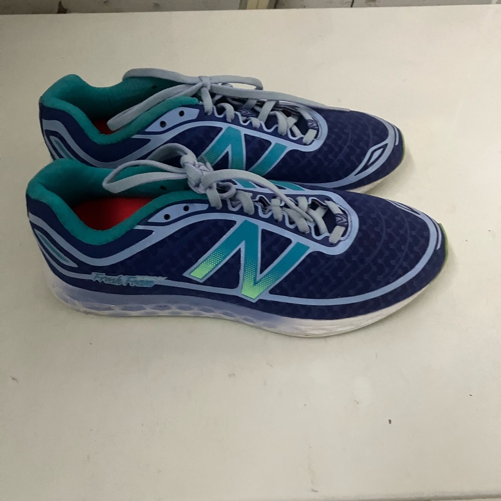 New Balance Blue and Teal Running Shoes size 9.5